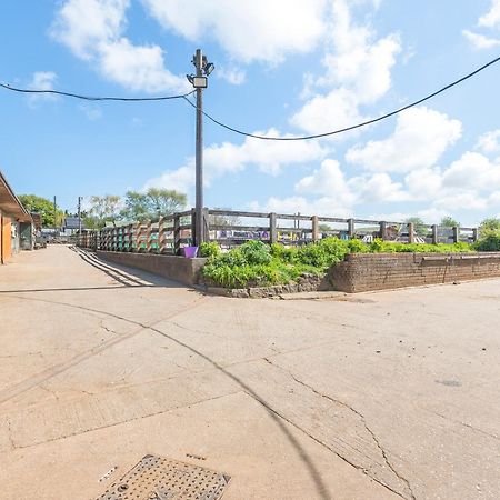 "Pony Pod" At Nelson Park Riding Centre Ltd - Glamping Pod Also Available The Fox Pod And Trailor Escapes- Birchington, Ramsgate, Broadstairs Margate Hotel Westgate-on-Sea Buitenkant foto